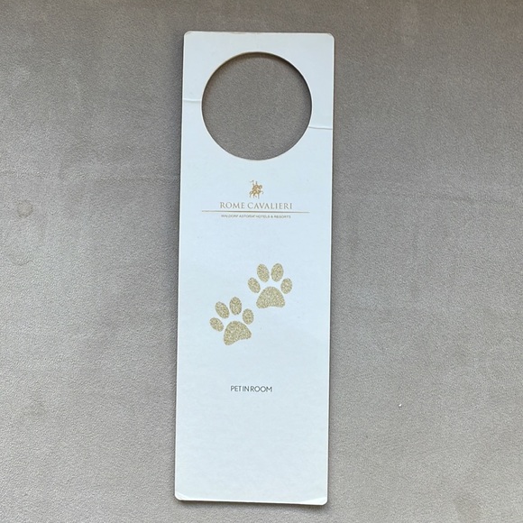 PET IN ROOM - “Do Not Disturb” Rome Cavalieri hotel door hanger - Picture 2 of 12